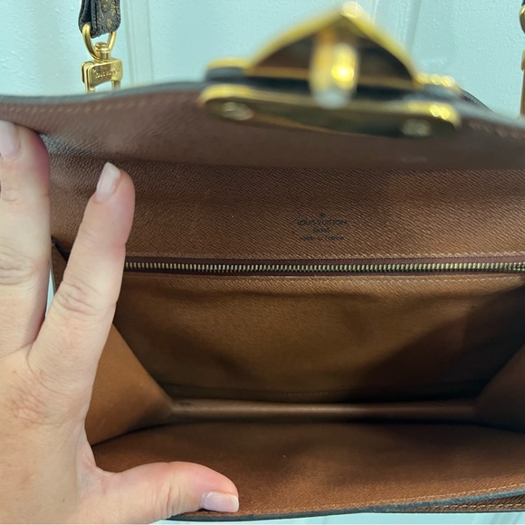 Louis Vuitton Monceau 26 in Monogram Canvas and Leather - Picture 13 of 16